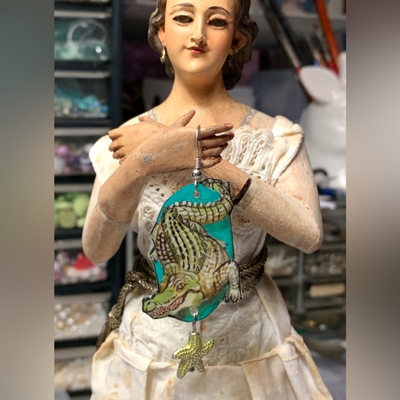 CROCODILE earrings handpainted alligator reptiles, wildlife, Africa OOAK - Picture 3 of 3